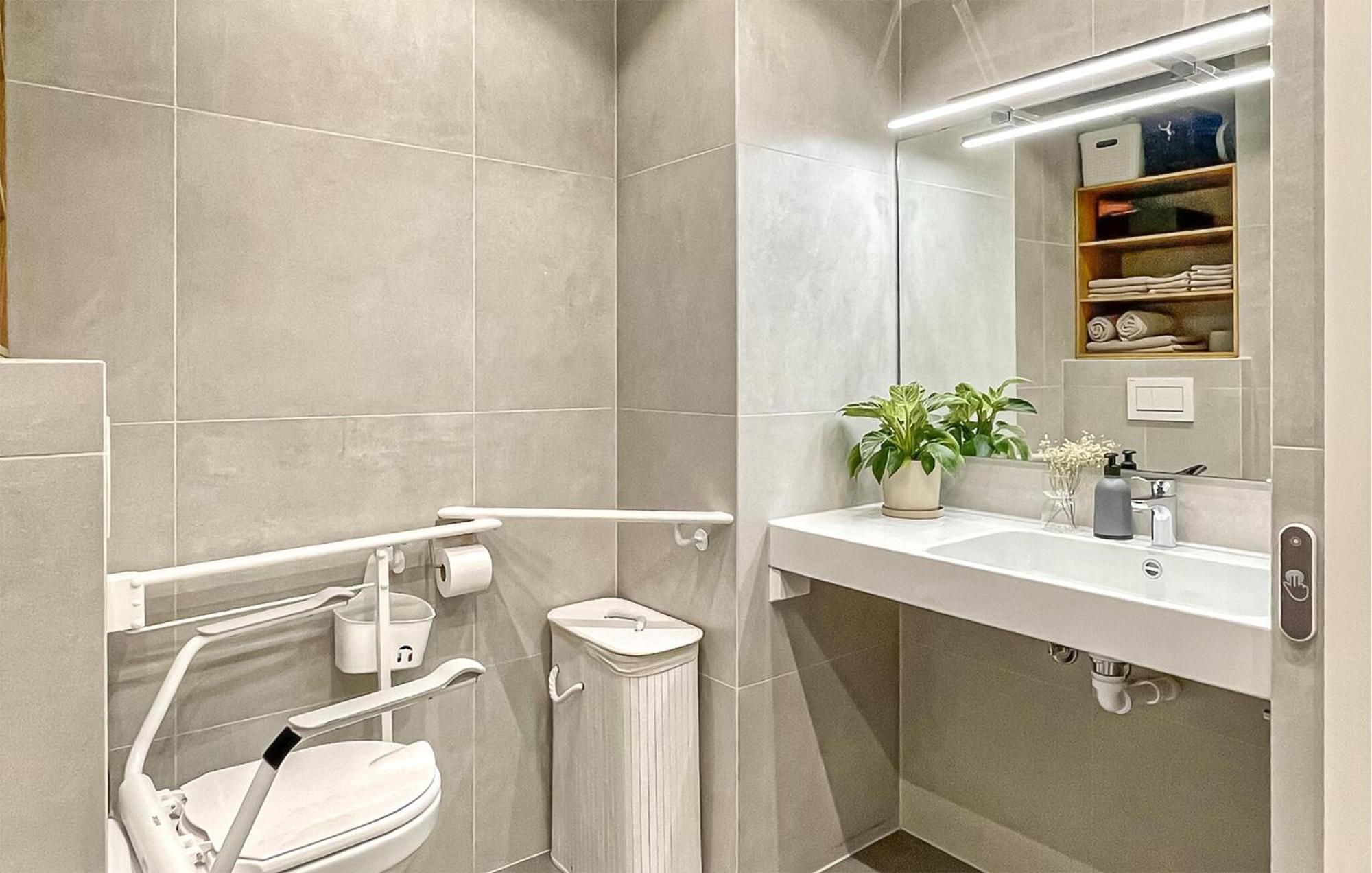 4 Bedroom Beautiful In Leilighet